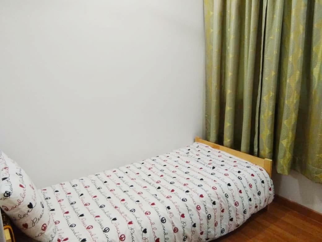 Putra 1 Pool Homestay Bandar Seri Putra Kampong Sungai Buah Экстерьер фото