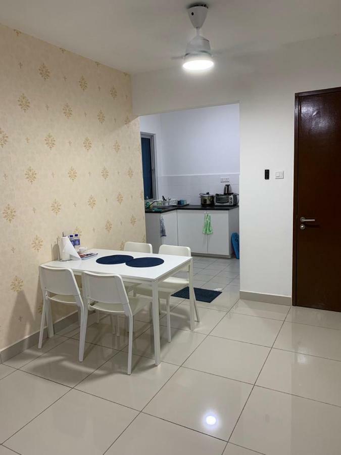 Putra 1 Pool Homestay Bandar Seri Putra Kampong Sungai Buah Экстерьер фото
